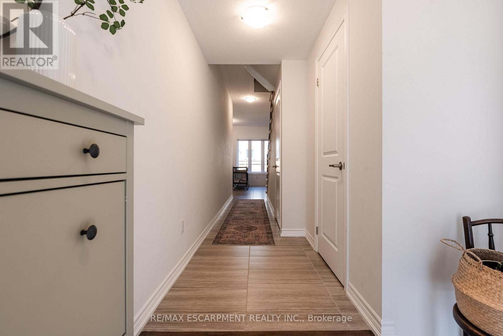Photo 6 of 108 Borers Creek Circle, Hamilton ON
