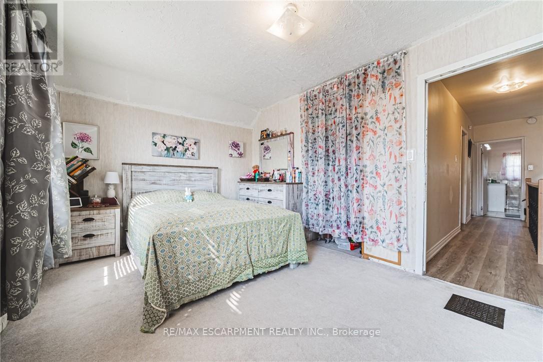 Photo 12 of 64 Kinrade Avenue, Hamilton ON