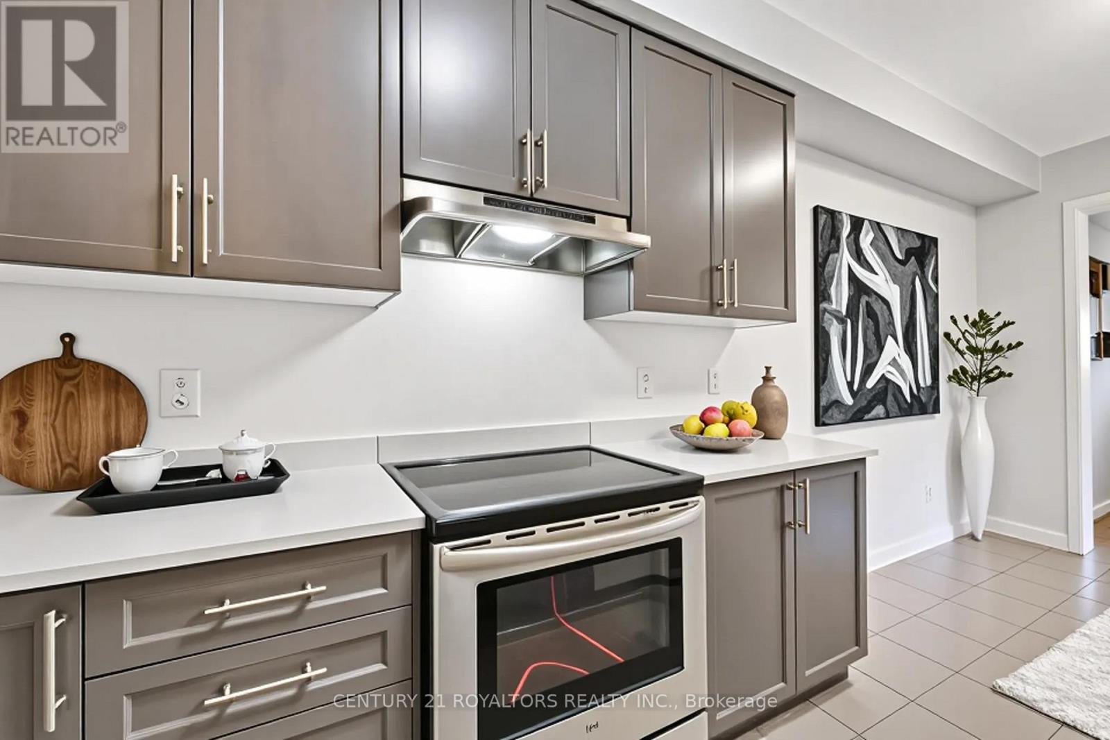Photo 22 of 110 Huntingford Trail, Woodstock ON