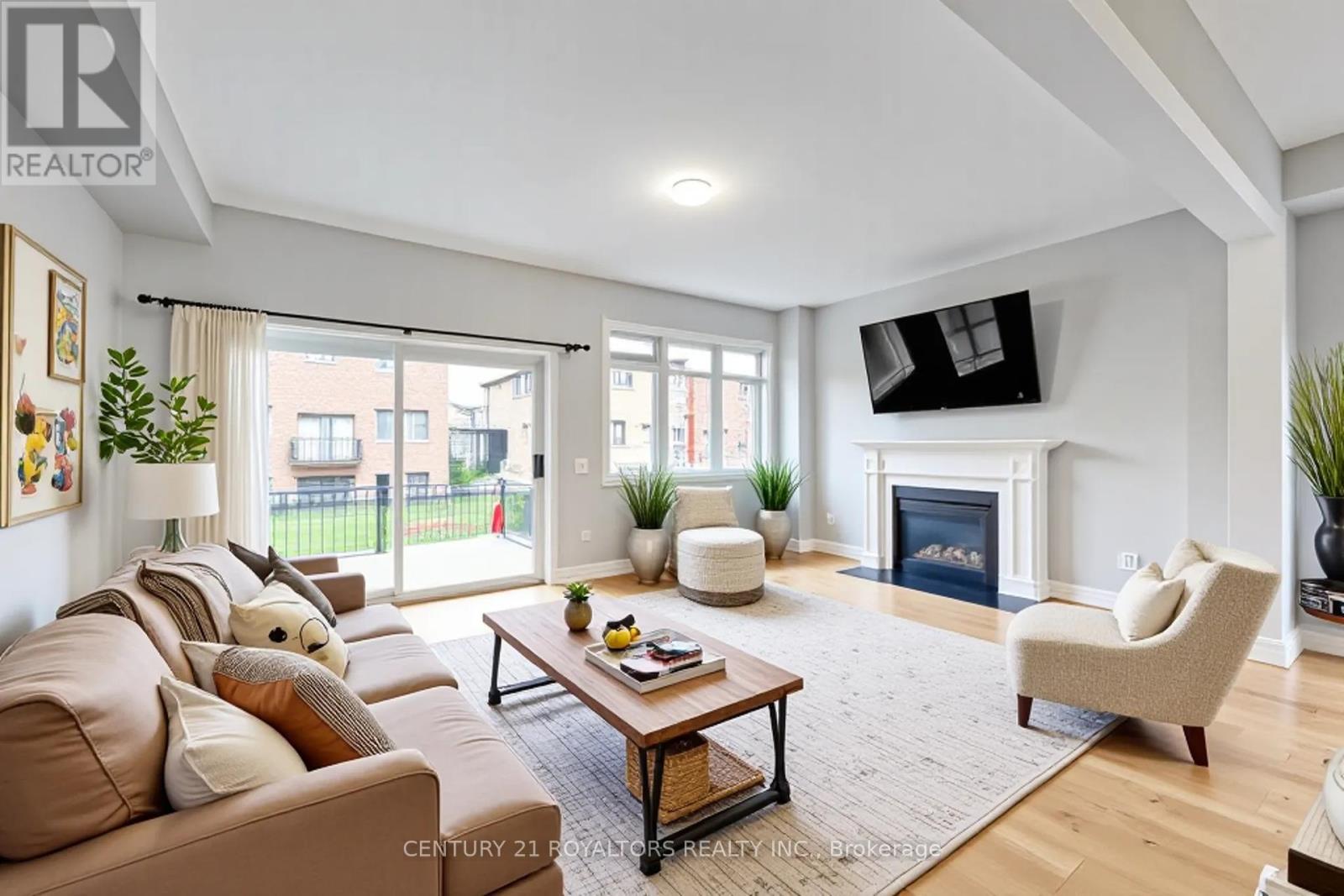 Photo 18 of 110 Huntingford Trail, Woodstock ON