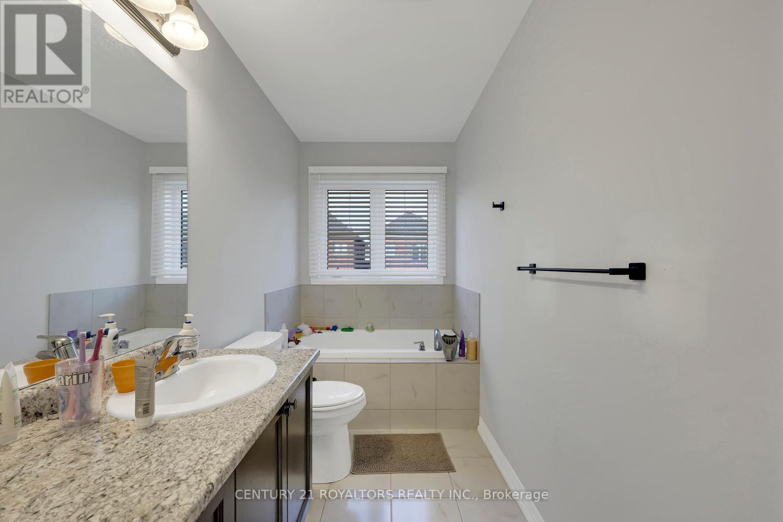Photo 12 of 110 Huntingford Trail, Woodstock ON