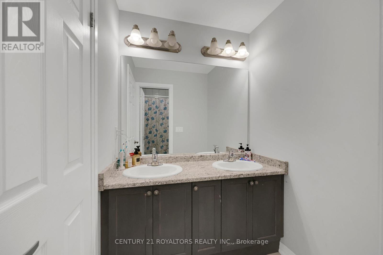 Photo 35 of 110 Huntingford Trail, Woodstock ON