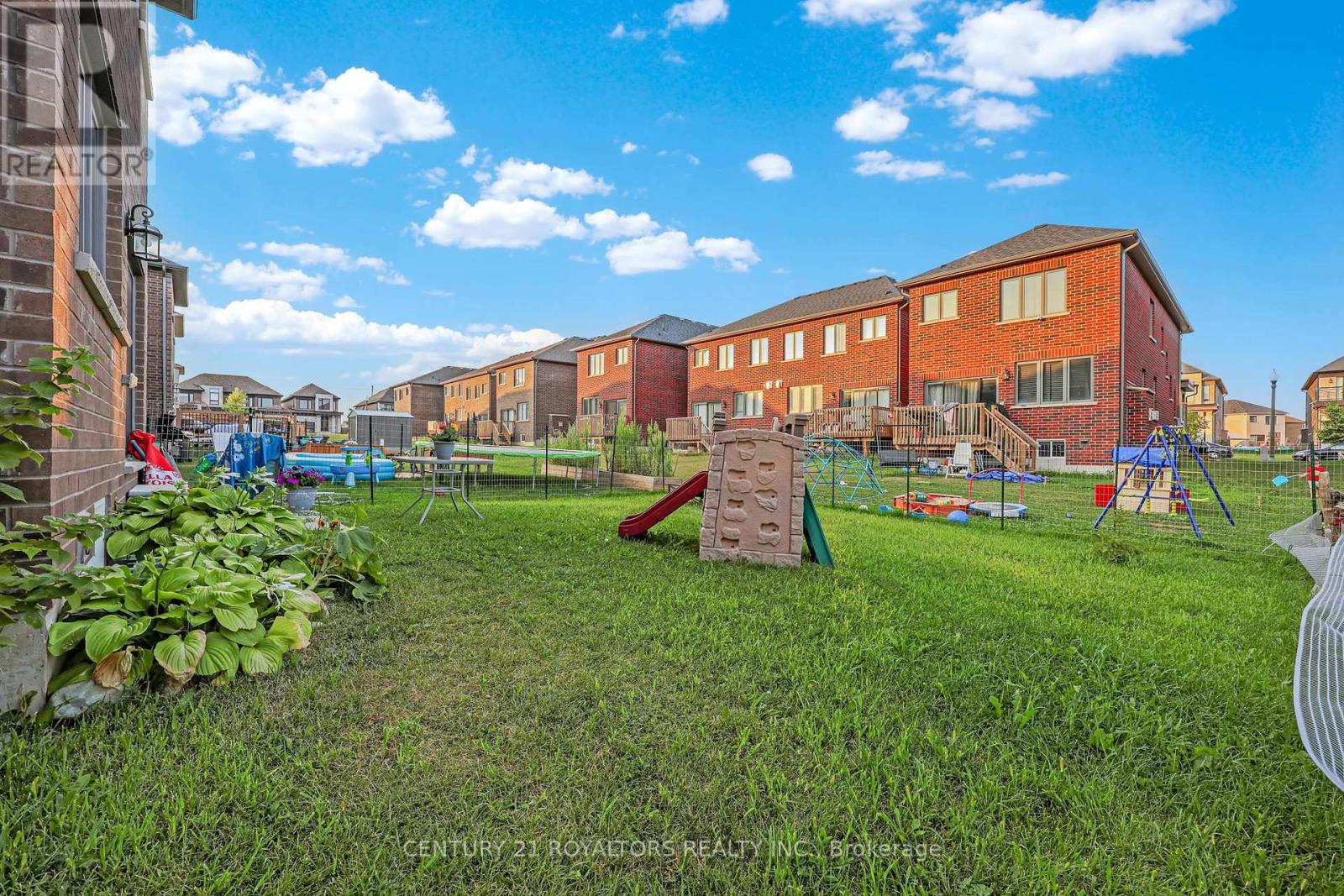 Photo 2 of 110 Huntingford Trail, Woodstock ON