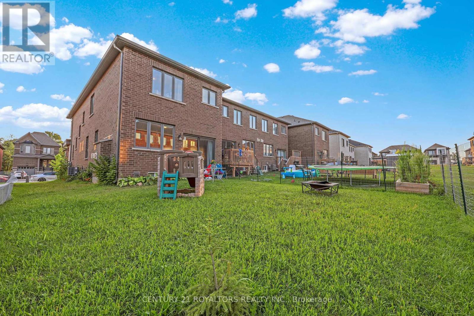 Photo 25 of 110 Huntingford Trail, Woodstock ON