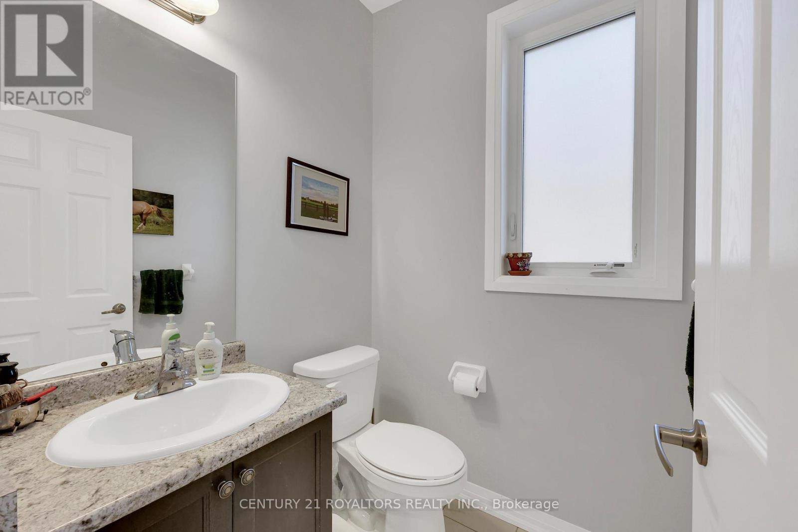 Photo 19 of 110 Huntingford Trail, Woodstock ON