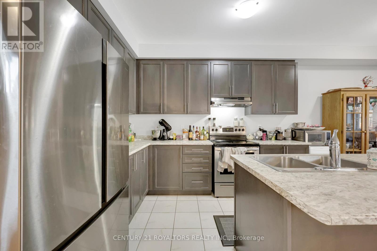 Photo 29 of 110 Huntingford Trail, Woodstock ON