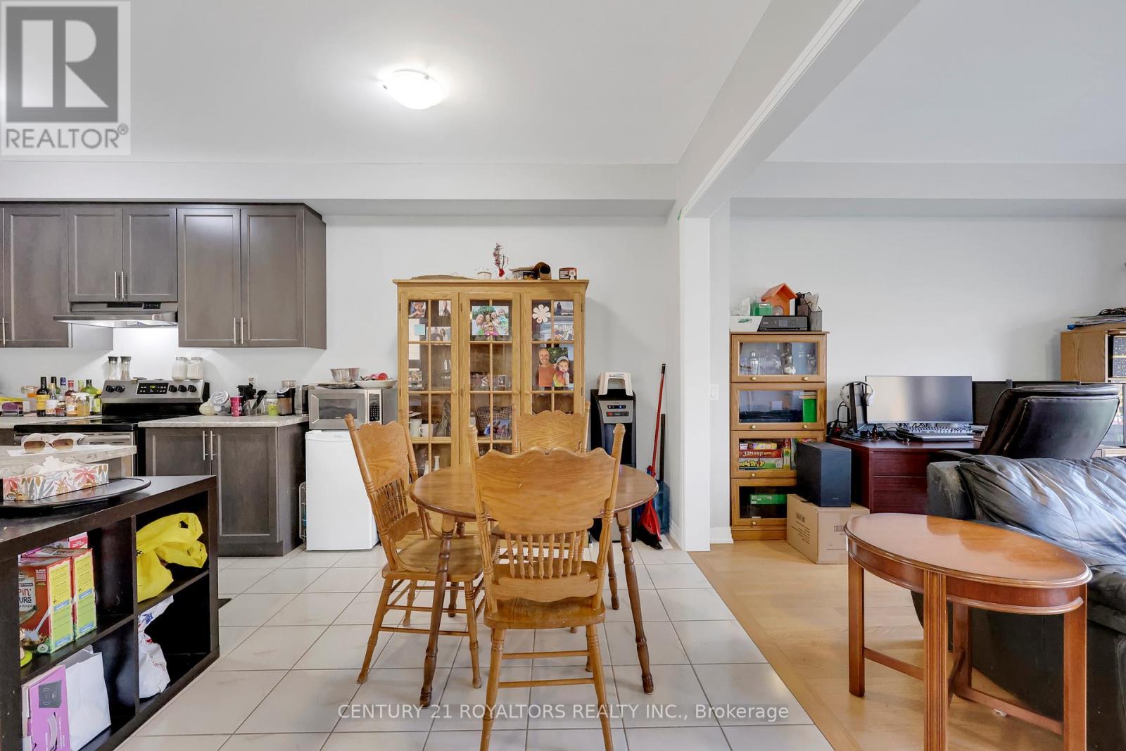 Photo 17 of 110 Huntingford Trail, Woodstock ON