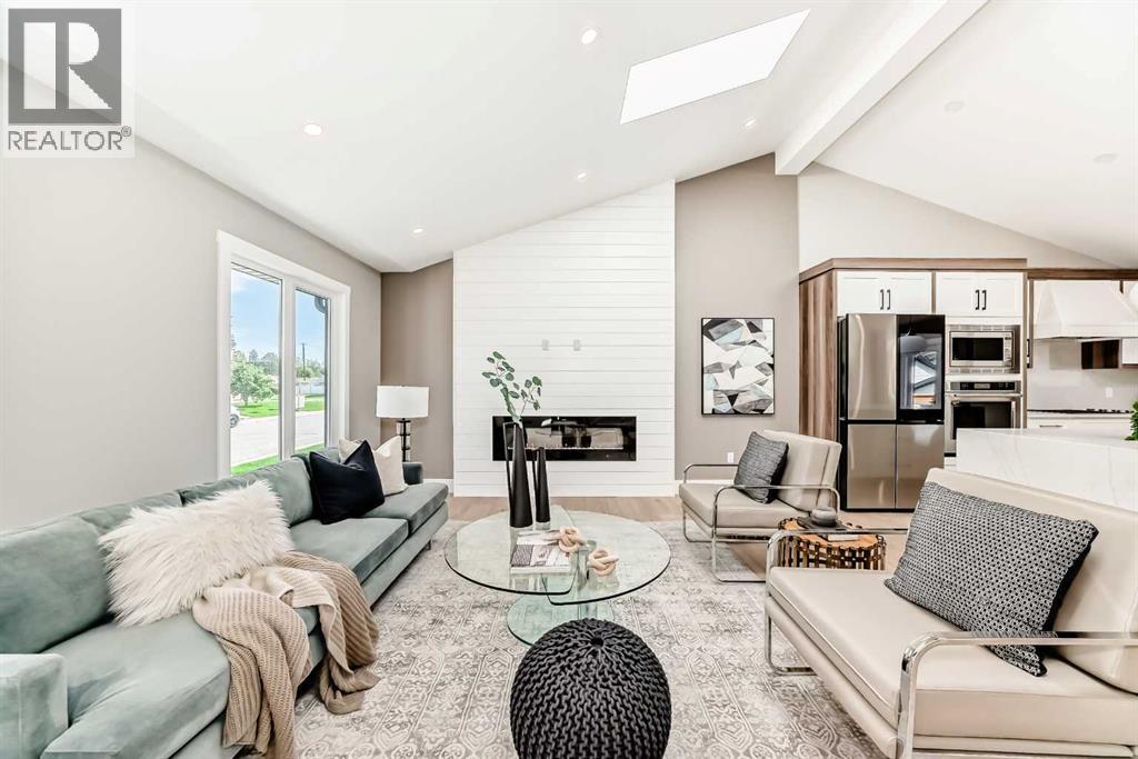 Single Family House Bi-level for Sale in   Avenue SE Lake Bonavista Calgary 
