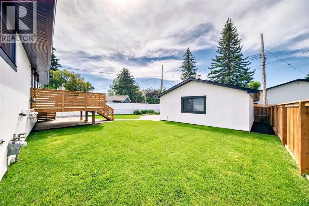 Single Family House Bi-level for Sale in   Avenue SE Lake Bonavista Calgary 