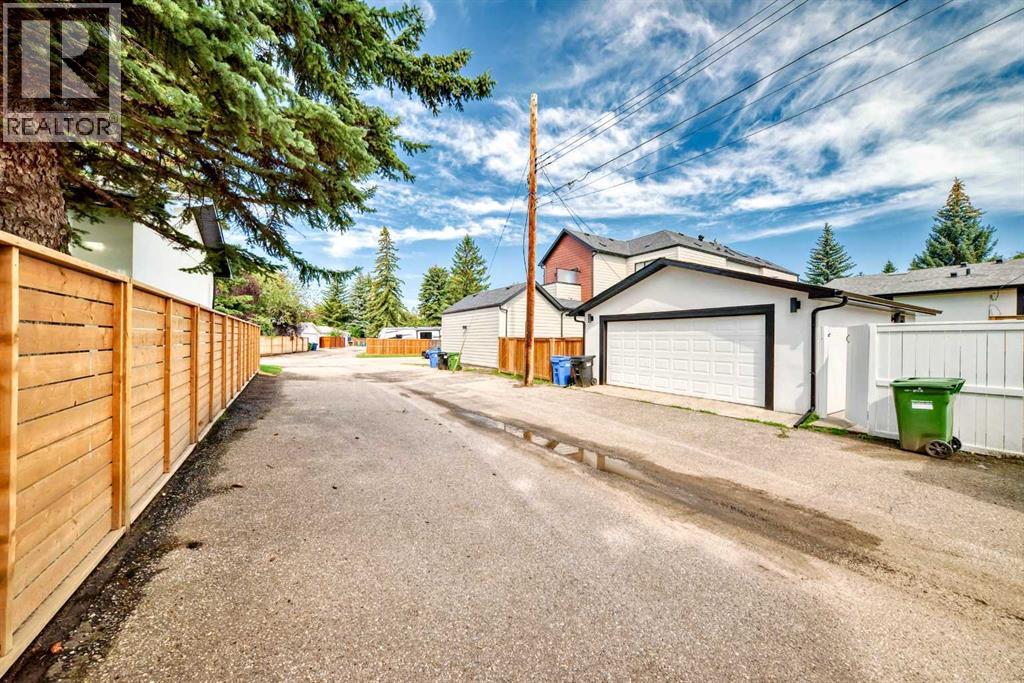 Single Family House Bi-level for Sale in   Avenue SE Lake Bonavista Calgary 