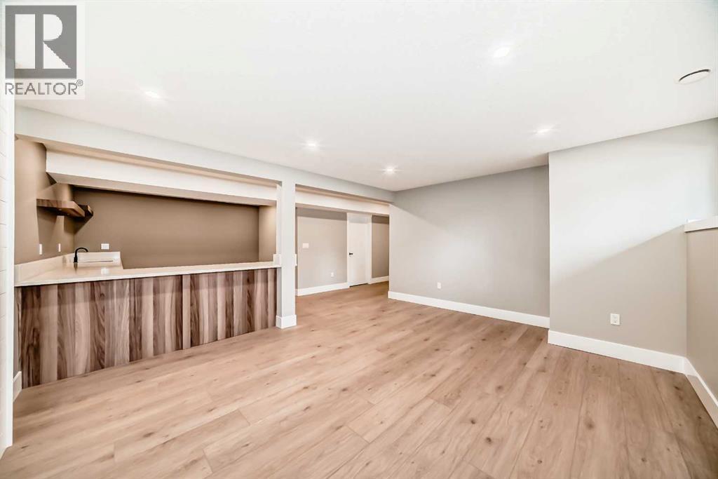 Single Family House Bi-level for Sale in   Avenue SE Lake Bonavista Calgary 