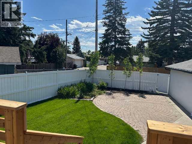 Single Family House Bi-level for Sale in   Avenue SE Lake Bonavista Calgary 
