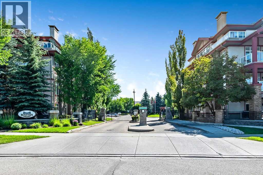3221 Lake Fraser Green SE, Calgary, Alberta