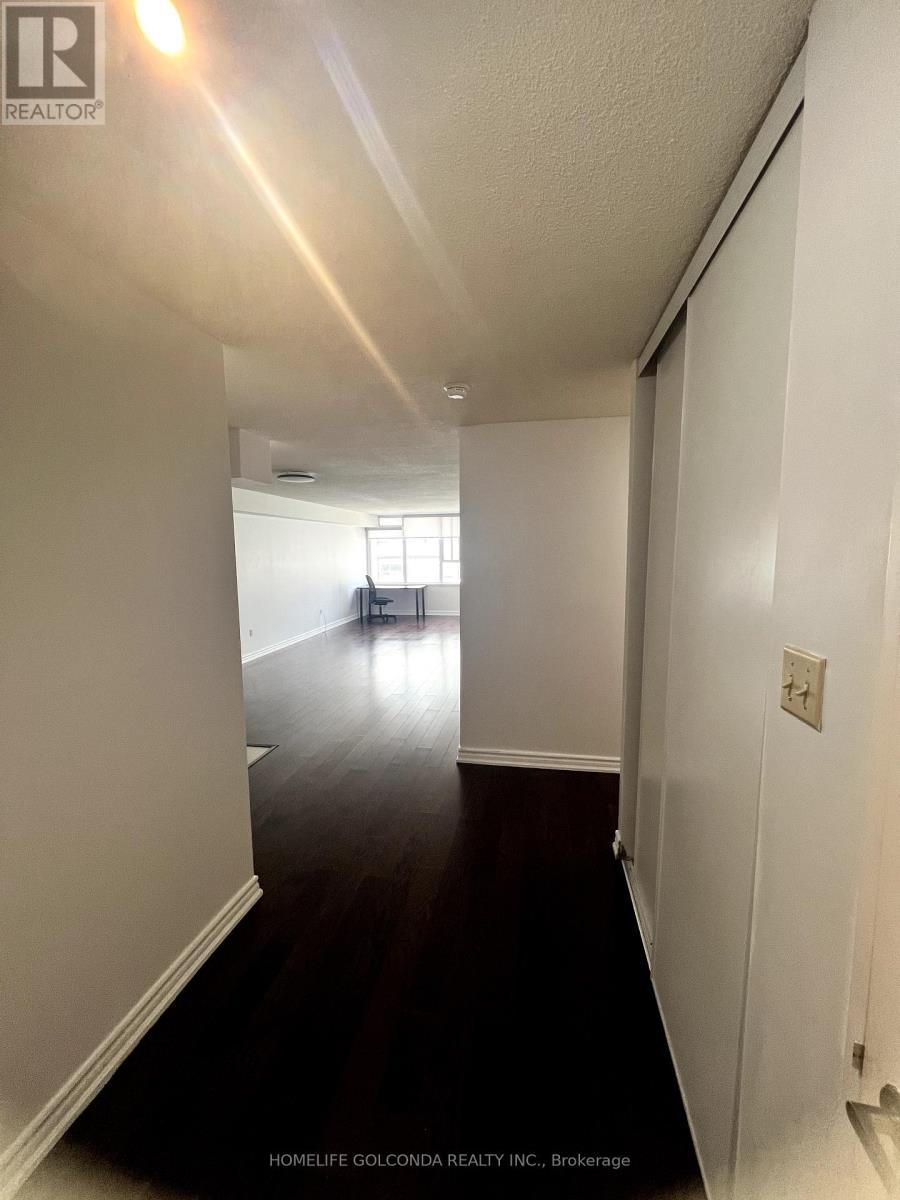 Photo 3 of 1606 45 Carlton Street, Toronto ON