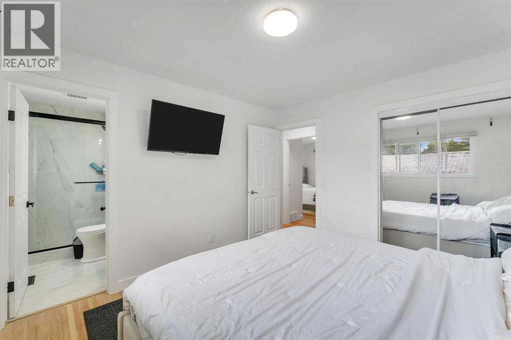 Single Family House Bi-level for Sale in  Hunterquay Way NW Huntington Hills Calgary 