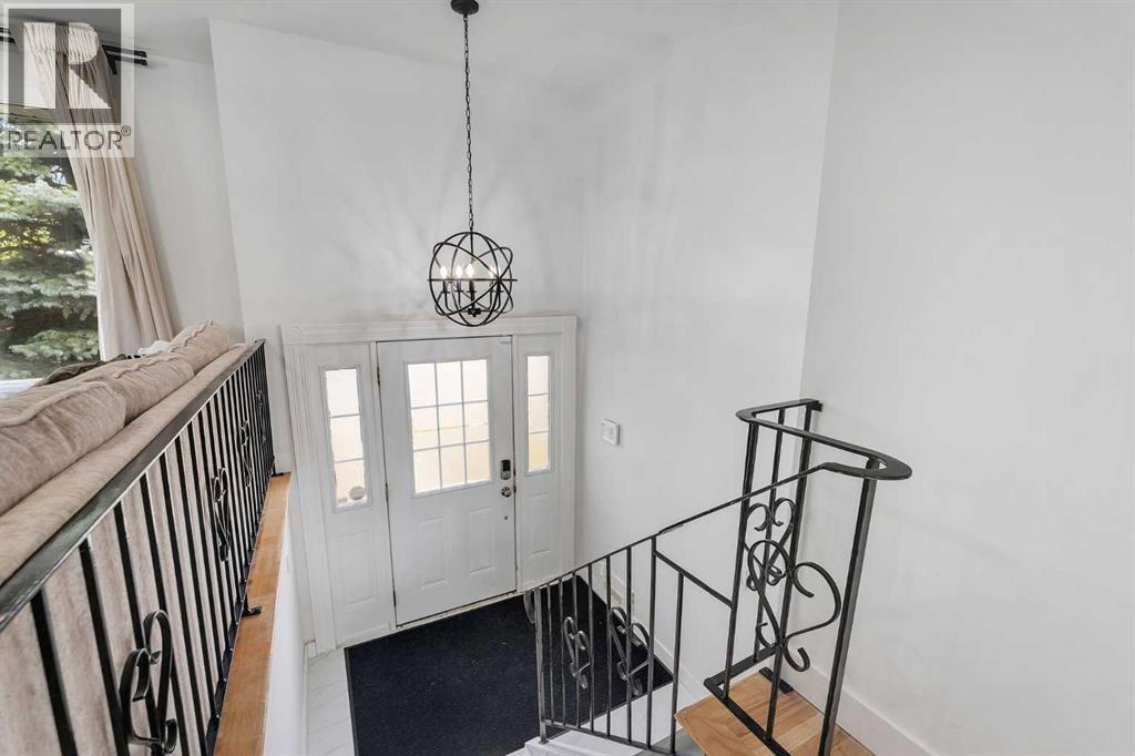Single Family House Bi-level for Sale in  Hunterquay Way NW Huntington Hills Calgary 