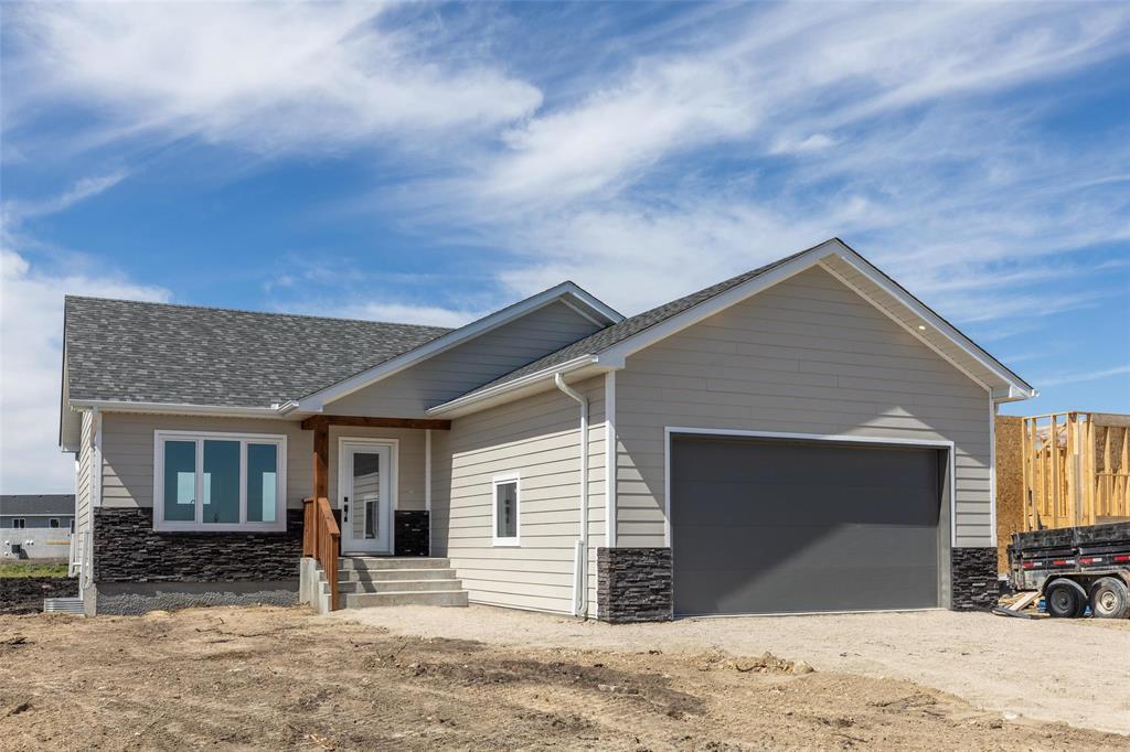 Photo 2 of 32 Becki Cove, Kleefeld MB