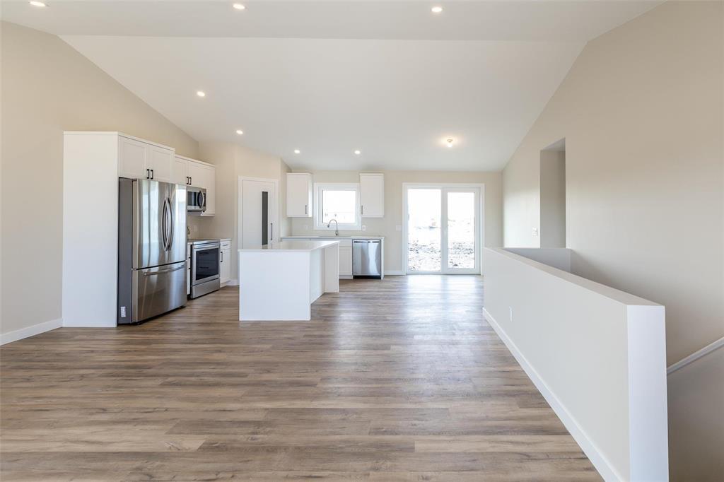 Photo 20 of 32 Becki Cove, Kleefeld MB