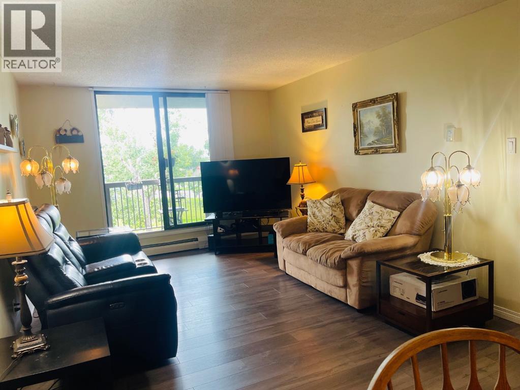 Single Family House for Sale in   Mchugh Court NE Mayland Heights Calgary 