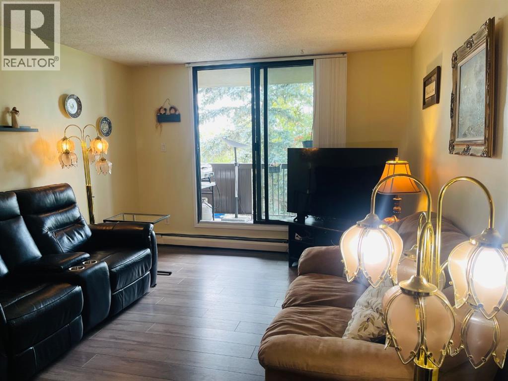 Single Family House for Sale in   Mchugh Court NE Mayland Heights Calgary 