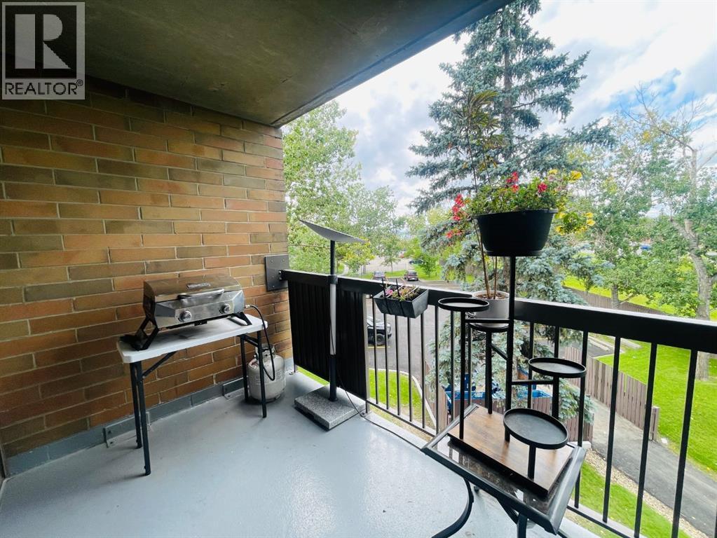 Single Family House for Sale in   Mchugh Court NE Mayland Heights Calgary 