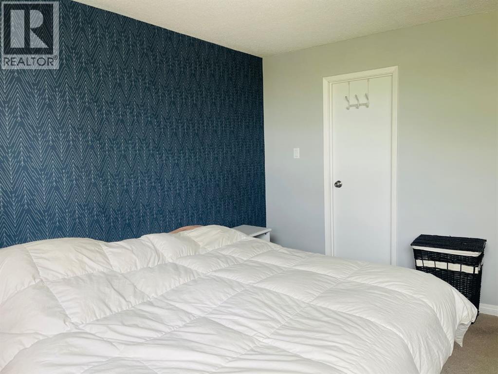 Single Family House for Sale in   Mchugh Court NE Mayland Heights Calgary 