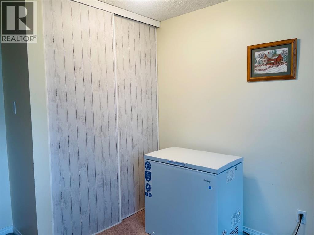 Single Family House for Sale in   Mchugh Court NE Mayland Heights Calgary 