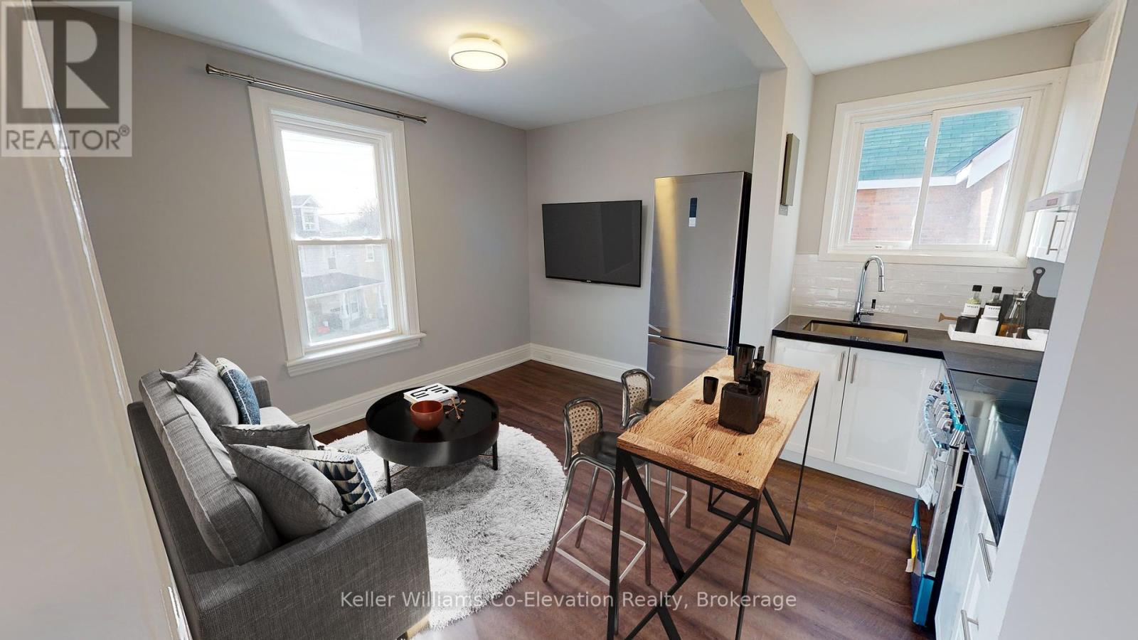 Photo 4 of 66 Nottawasaga Street, Orillia ON