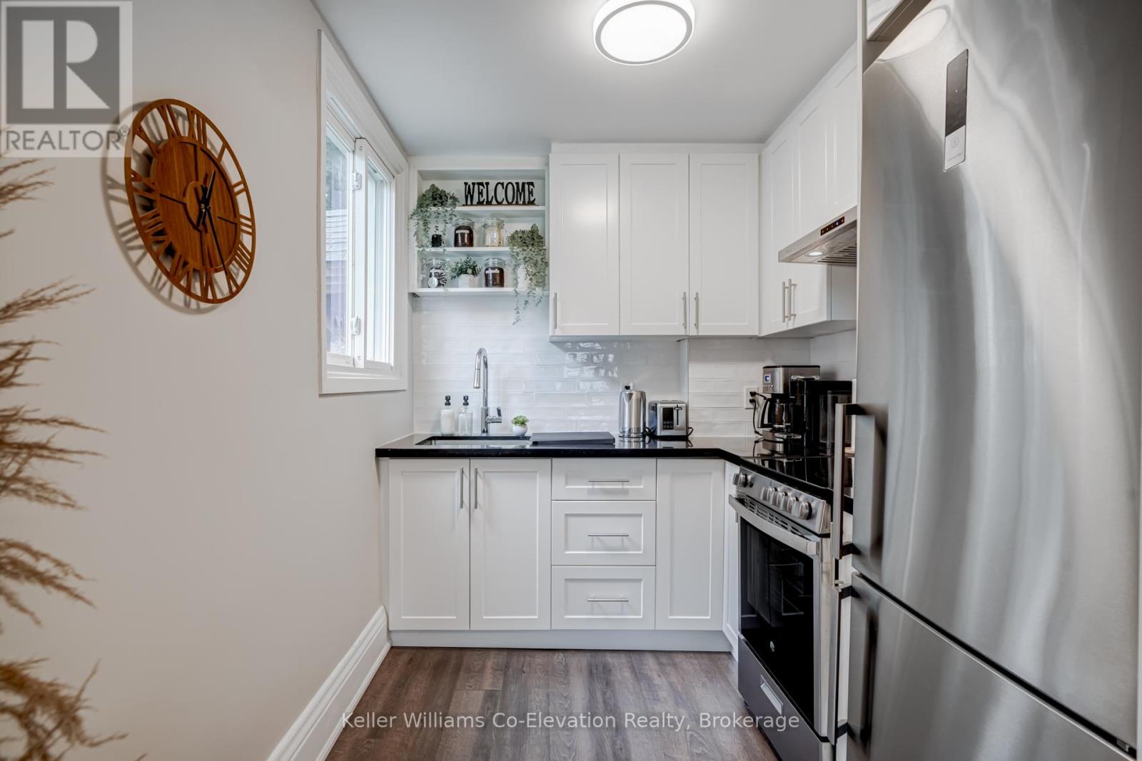 Photo 8 of 66 Nottawasaga Street, Orillia ON