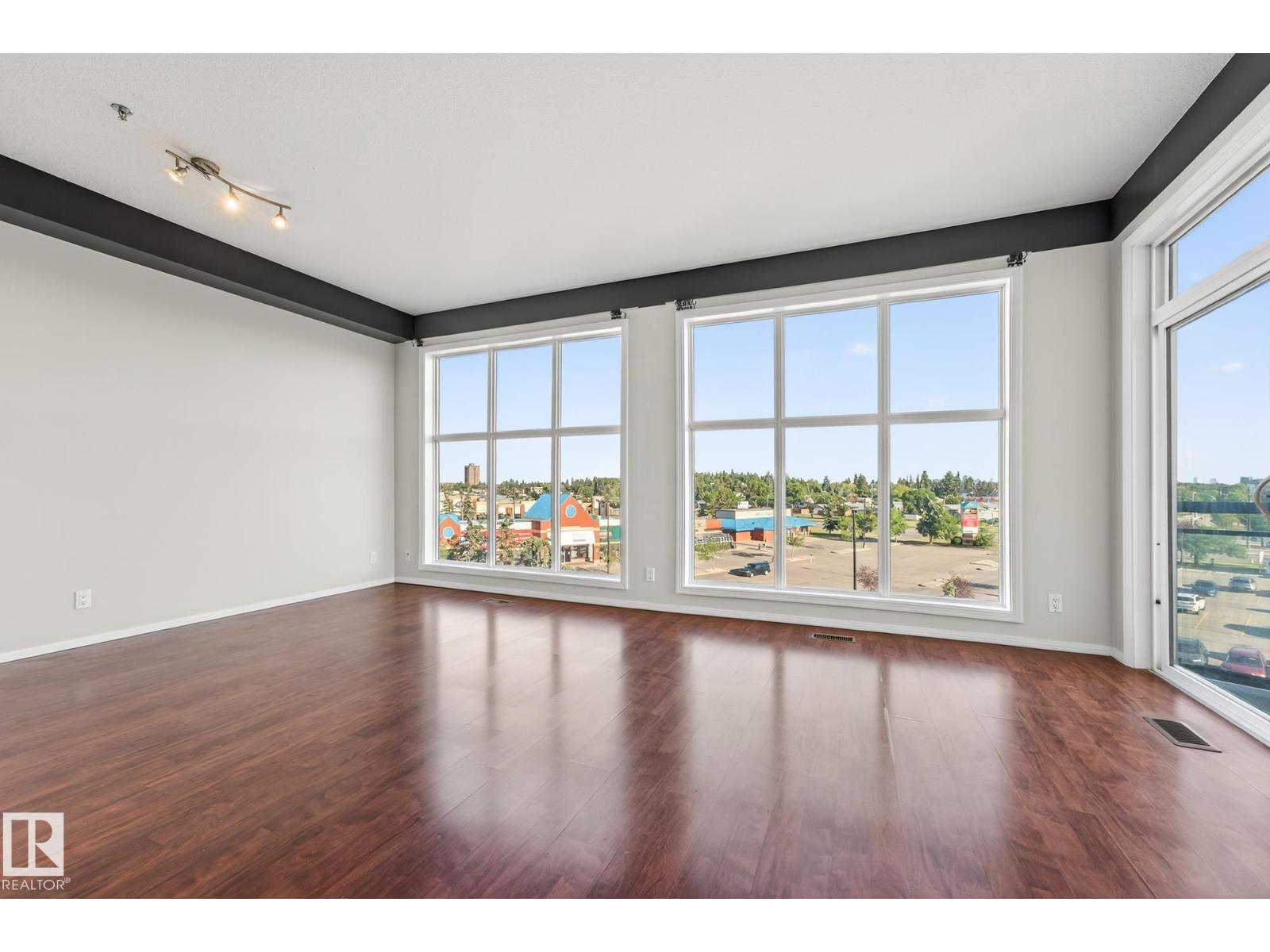 Photo 15 of 403 4835 104 A St Nw, Edmonton AB