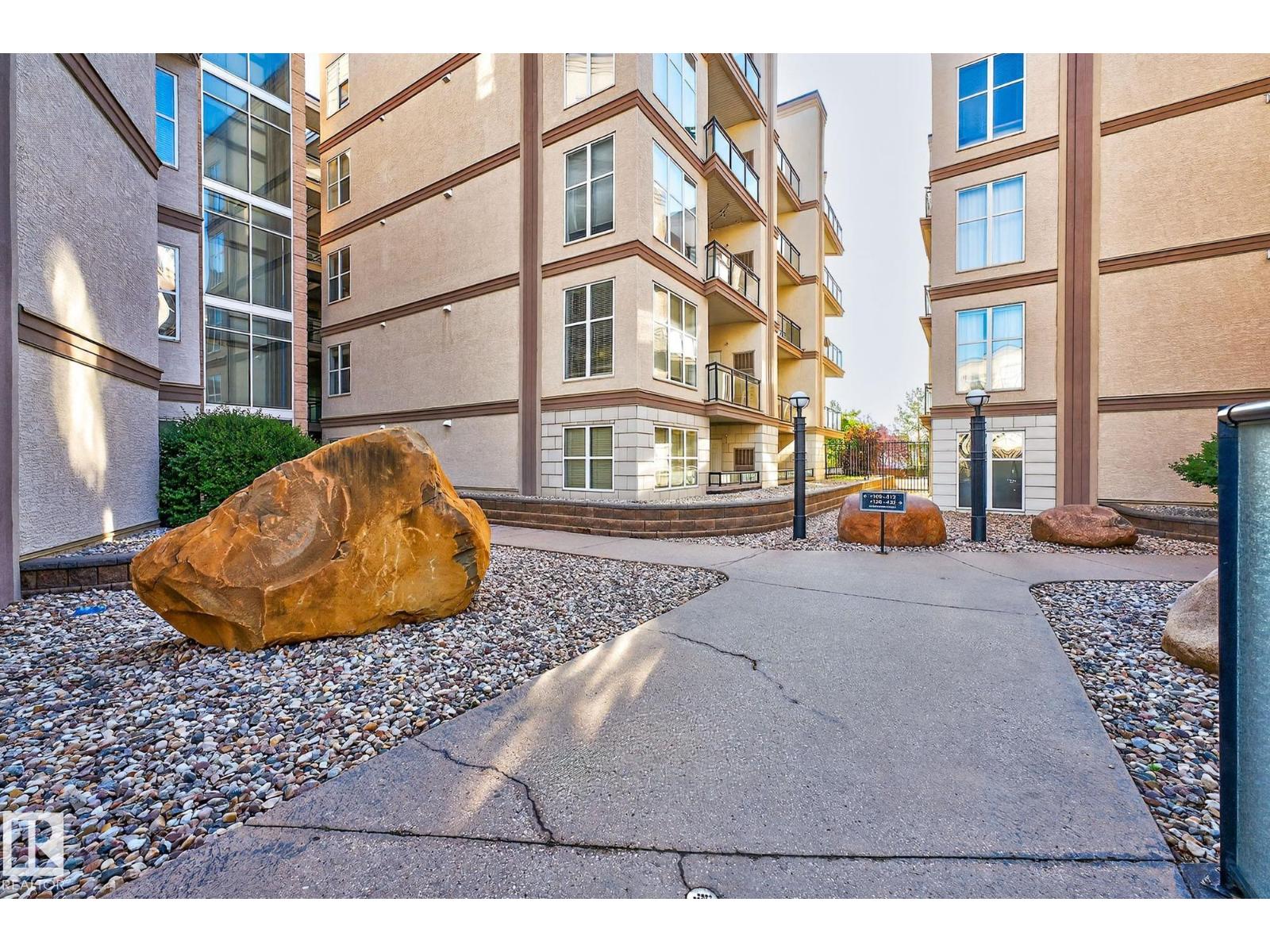 Photo 2 of 403 4835 104 A St Nw, Edmonton AB