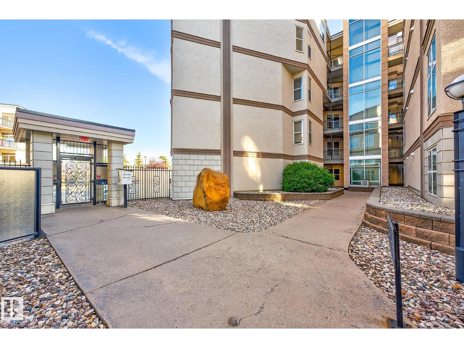 Photo 3 of 403 4835 104 A St Nw, Edmonton AB