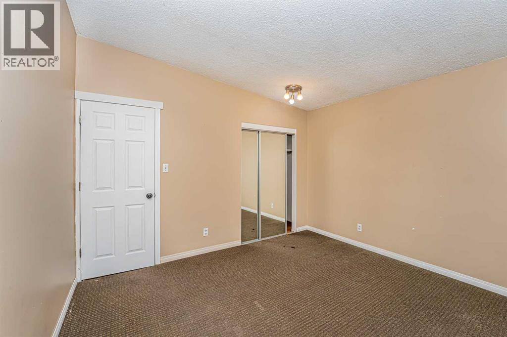 Photo 13 of 7416 Hunterfield Road Nw, Calgary AB