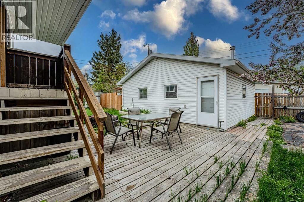 Photo 16 of 7416 Hunterfield Road Nw, Calgary AB