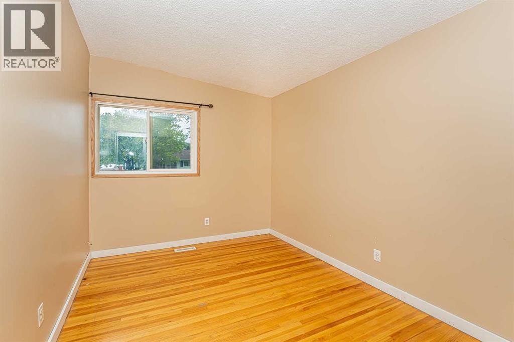 Photo 10 of 7416 Hunterfield Road Nw, Calgary AB