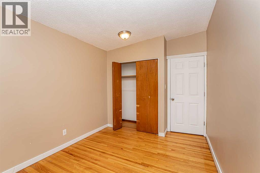 Photo 11 of 7416 Hunterfield Road Nw, Calgary AB