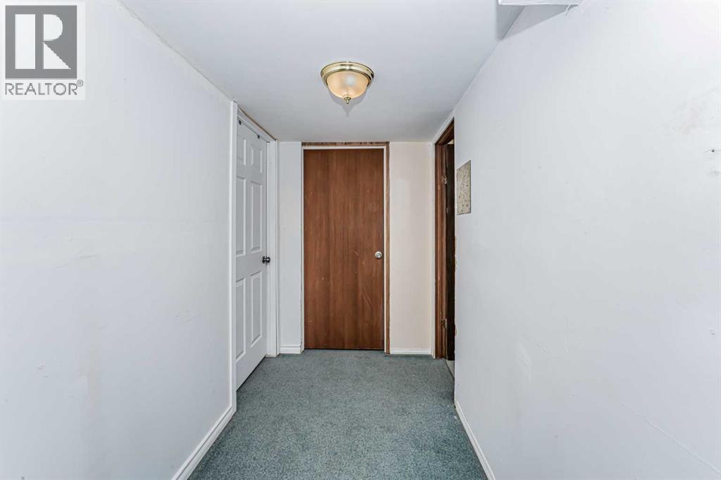 Photo 23 of 7416 Hunterfield Road Nw, Calgary AB