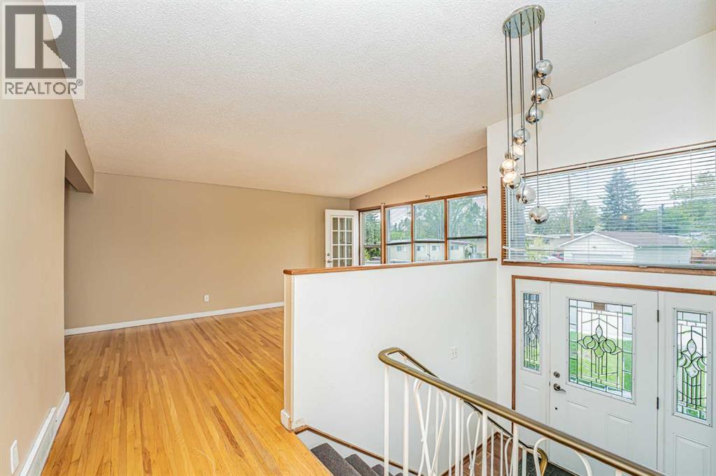Photo 37 of 7416 Hunterfield Road Nw, Calgary AB
