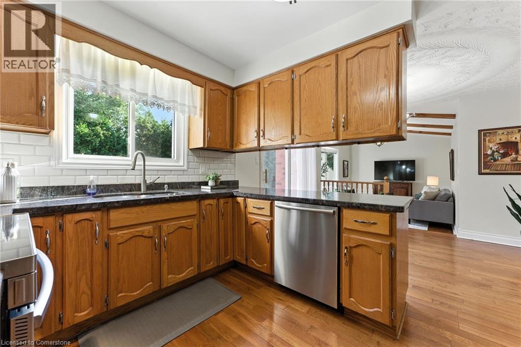 Photo 6 of 286 Lloyminn Avenue, Ancaster ON