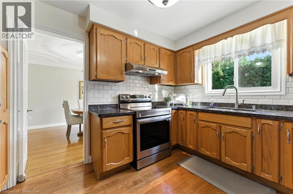 Photo 5 of 286 Lloyminn Avenue, Ancaster ON