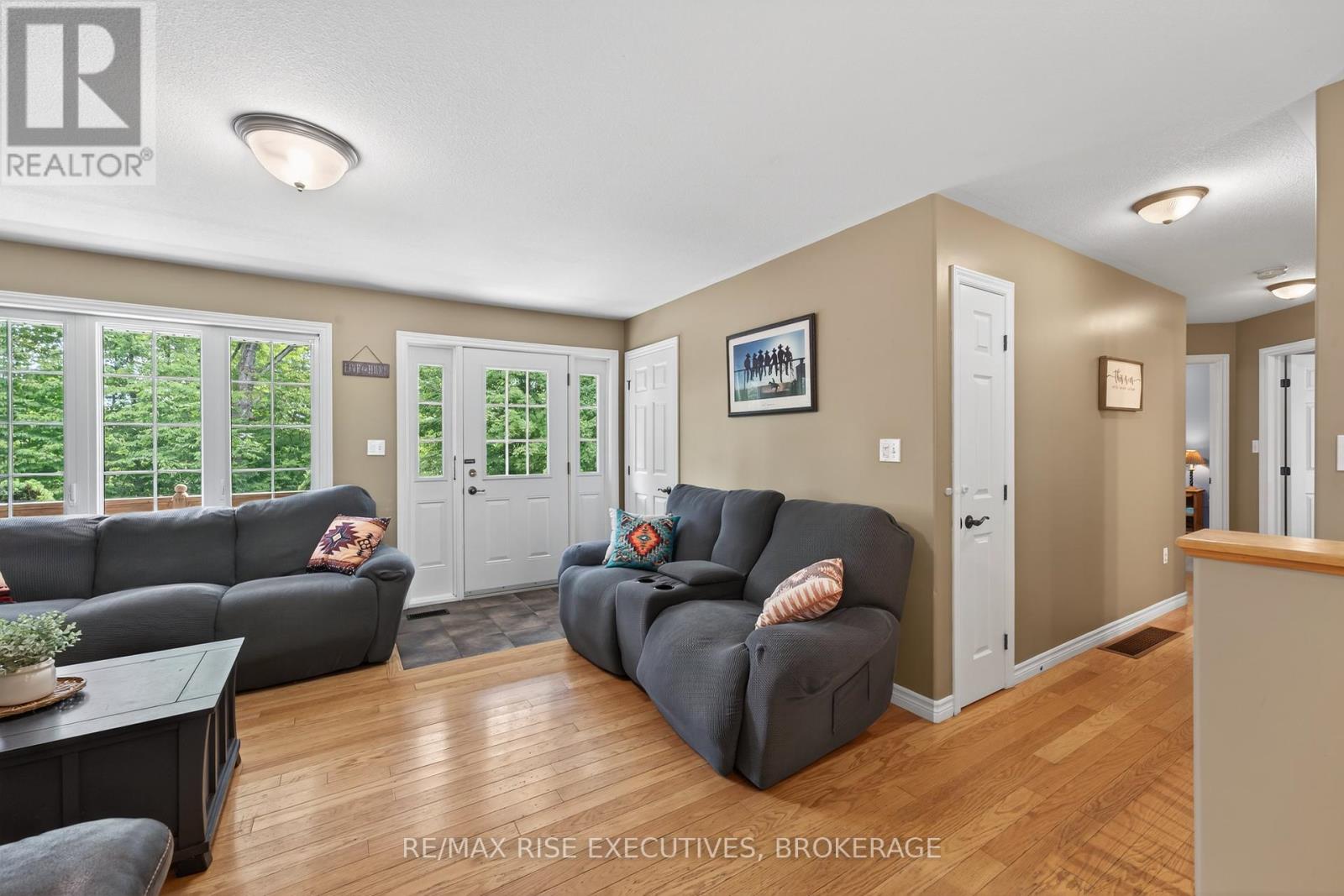 Photo 10 of 4623 Lower Round Lake Road, Frontenac ON