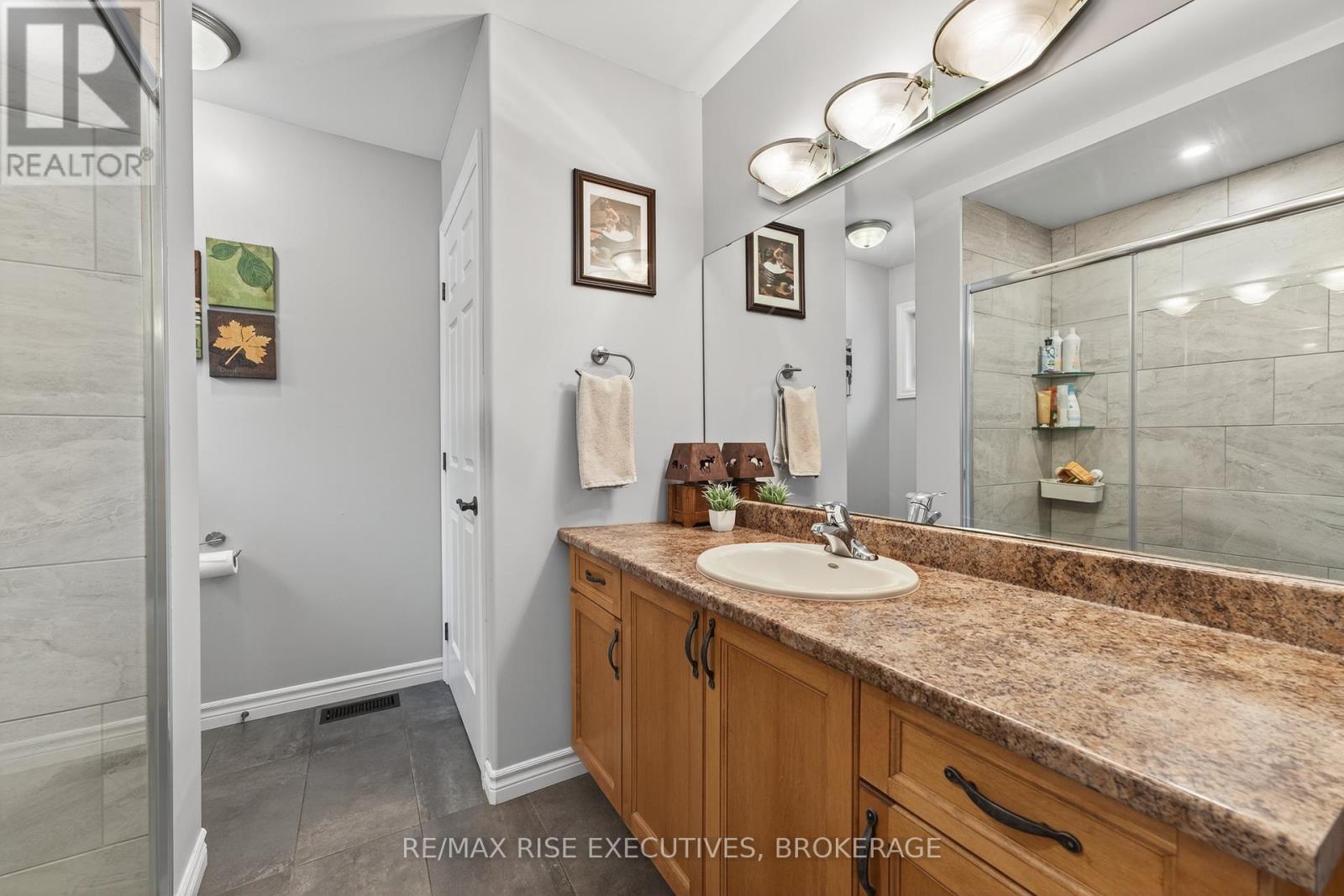 Photo 14 of 4623 Lower Round Lake Road, Frontenac ON