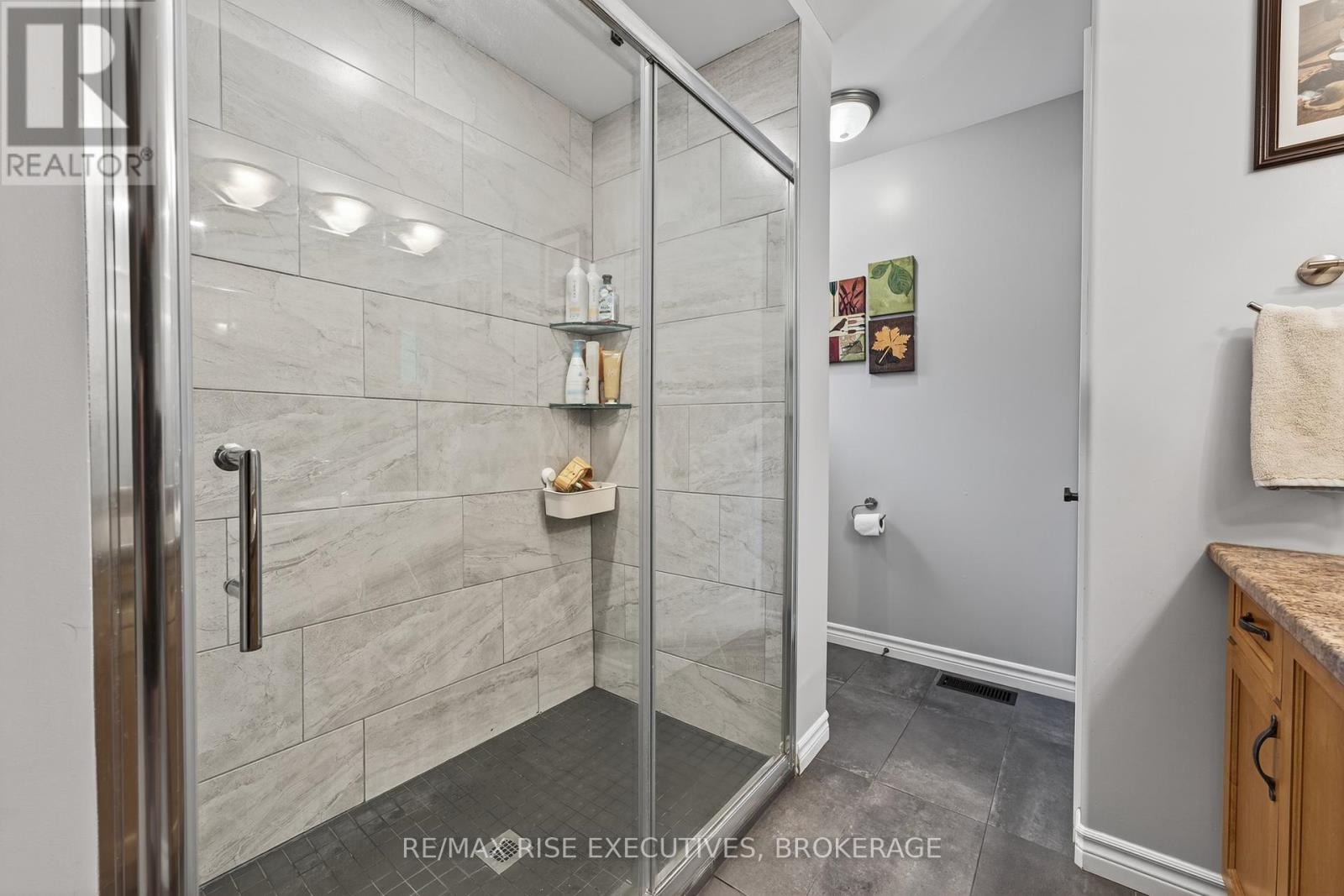 Photo 16 of 4623 Lower Round Lake Road, Frontenac ON
