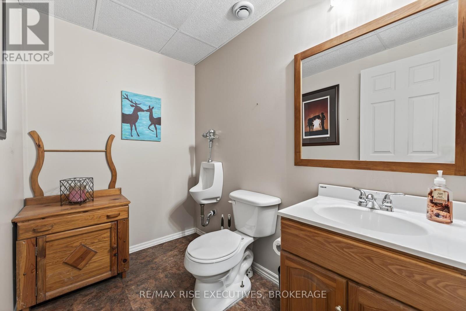 Photo 23 of 4623 Lower Round Lake Road, Frontenac ON
