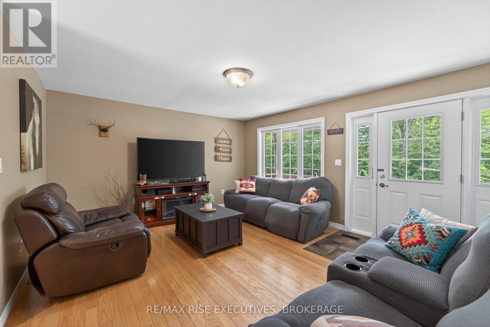 Photo 5 of 4623 Lower Round Lake Road, Frontenac ON