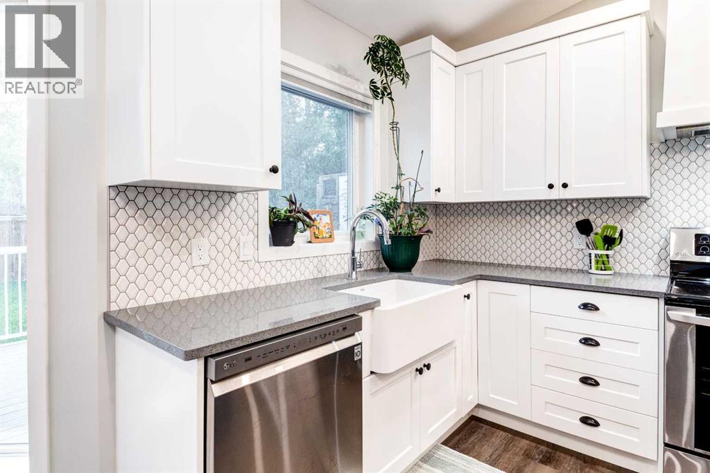 Single Family House for Sale in  Sundown Road SE Sundance Calgary 