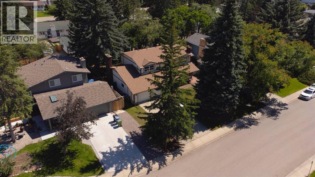 Single Family House for Sale in  Canata Close SW Canyon Meadows Calgary 