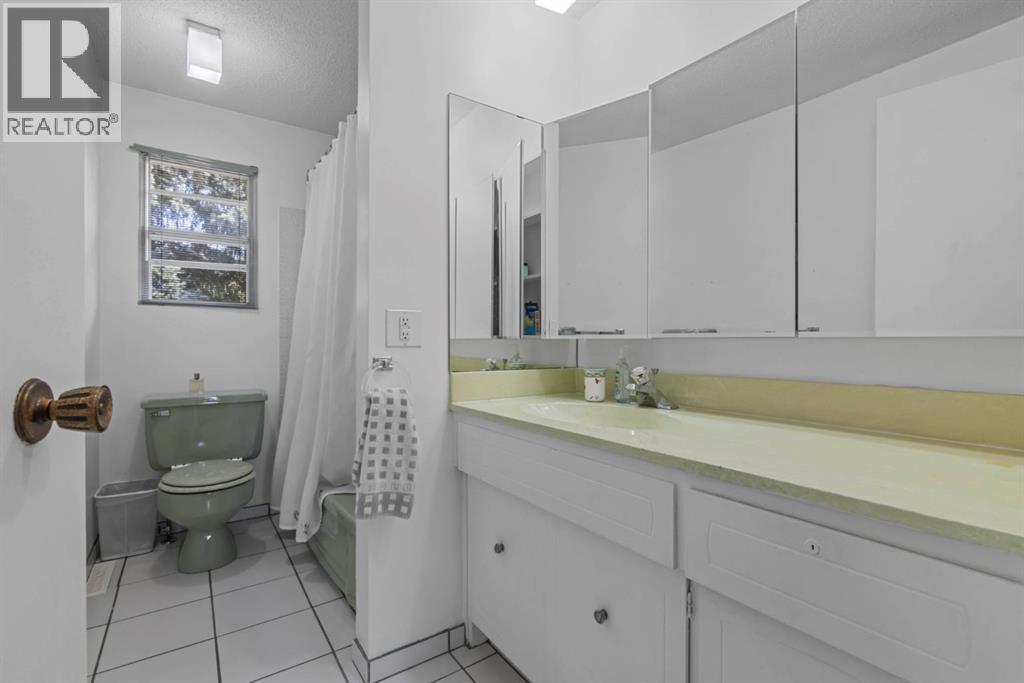 Single Family House for Sale in  Canata Close SW Canyon Meadows Calgary 