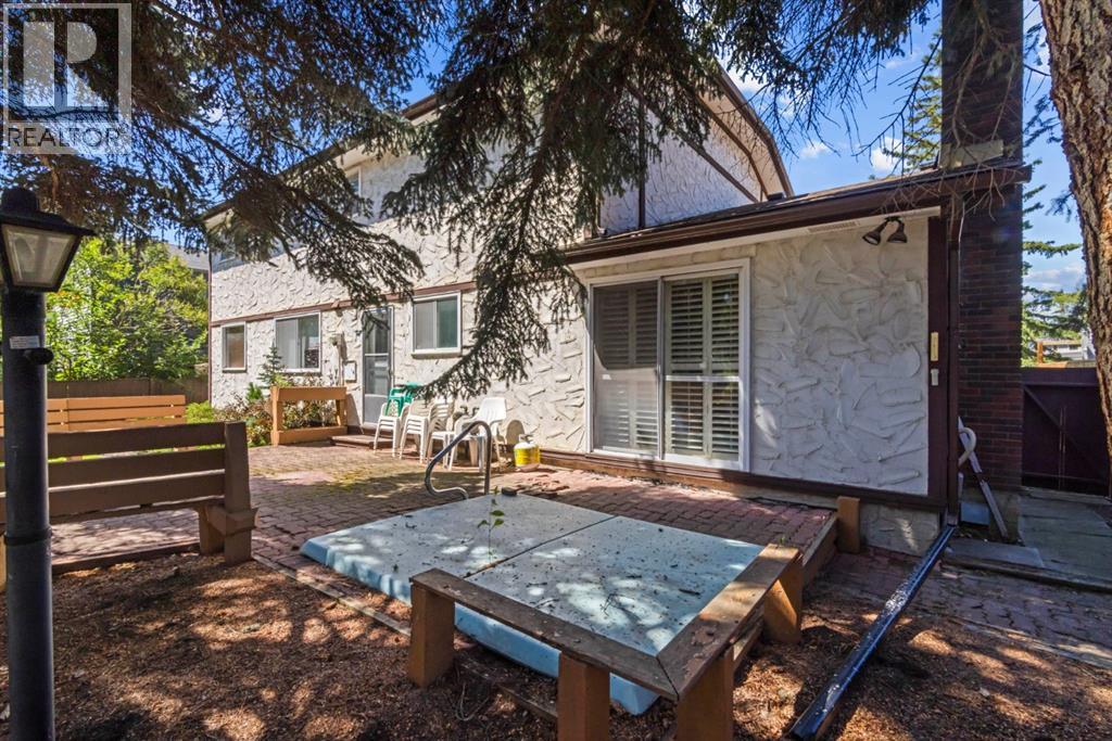 Single Family House for Sale in  Canata Close SW Canyon Meadows Calgary 