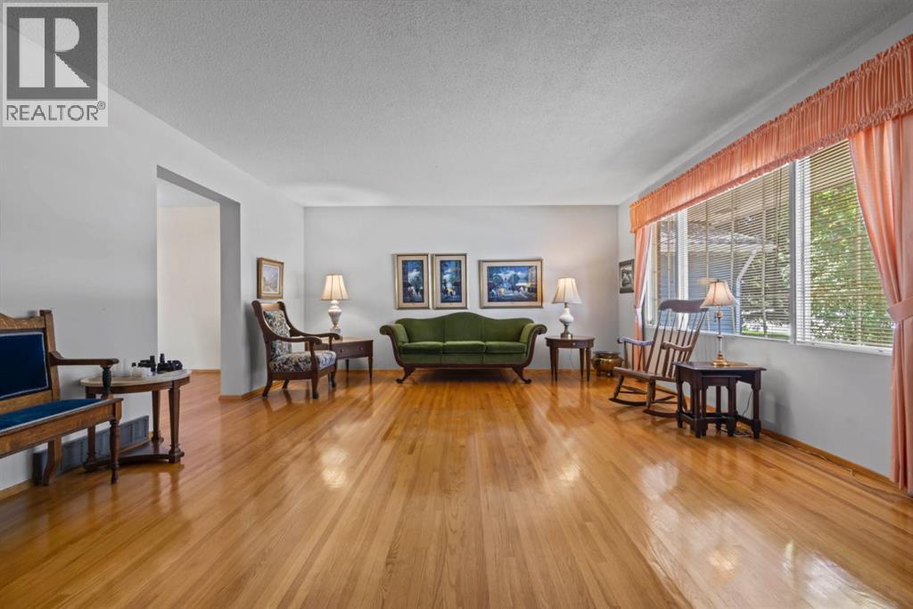Single Family House for Sale in  Canata Close SW Canyon Meadows Calgary 